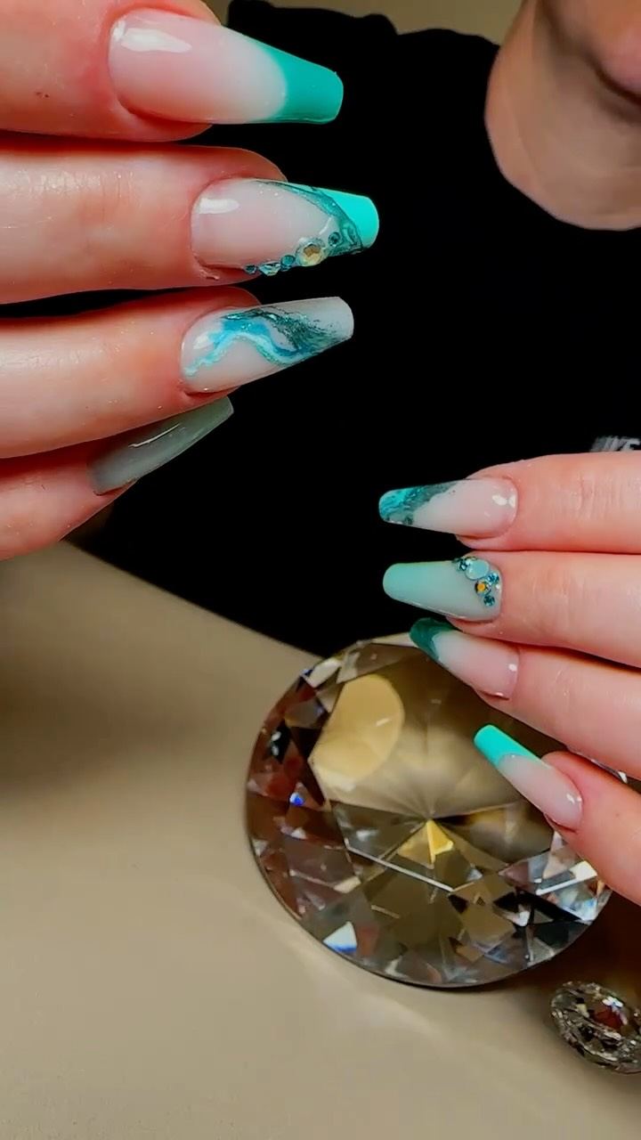 Nägel Ocean Opal in Türkis